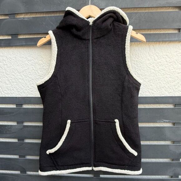 Kuhl Alfpaca Zip Up Hooded Sherpa Lined Vest in Black/Cream | Small - Picture 1 of 6